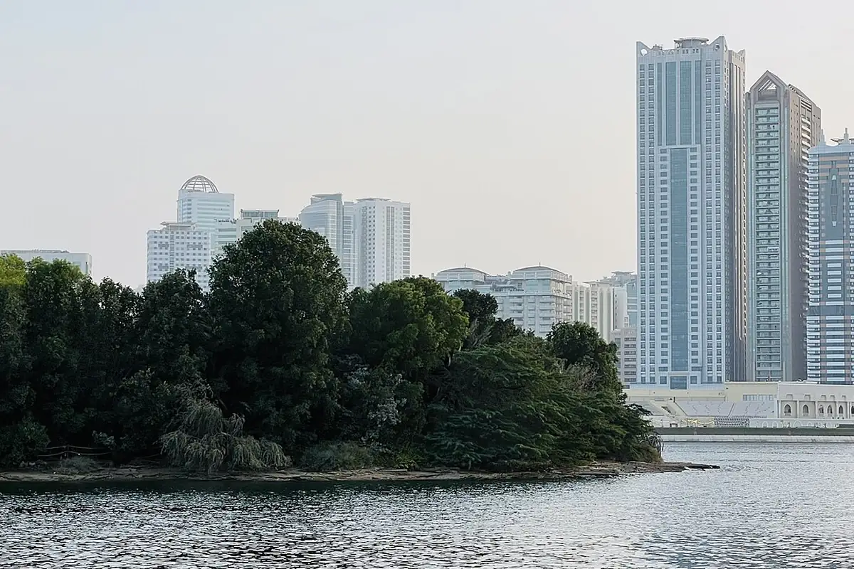 Dubai and nearby bases in Dubai & UAE
