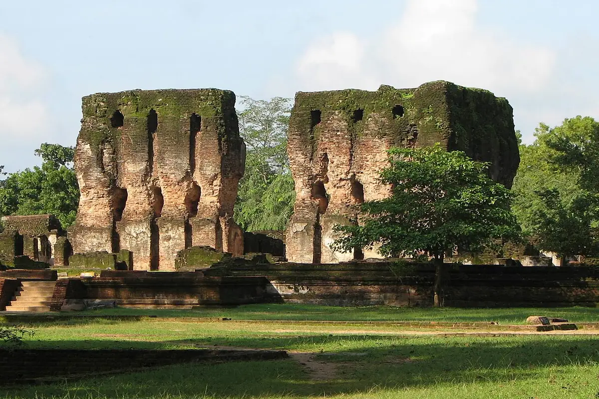 Getting around Sri Lanka