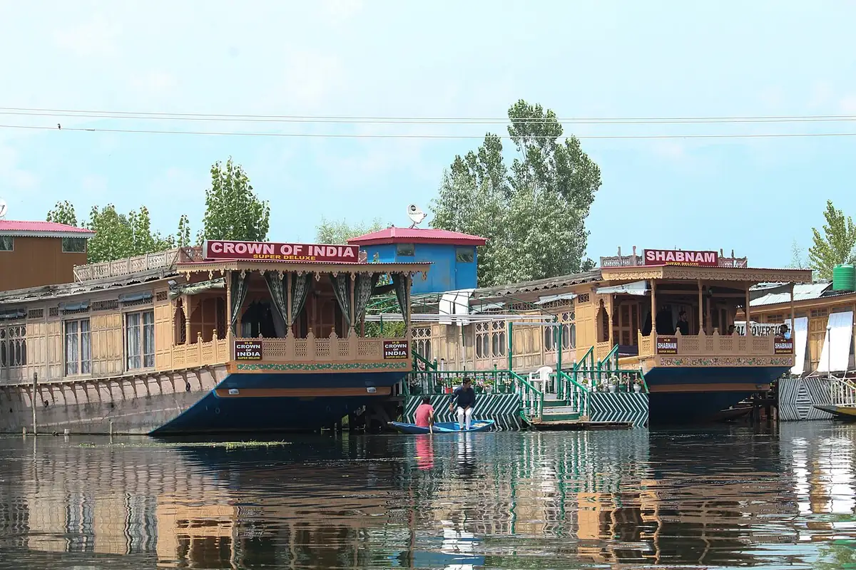 Kashmir — travel guide for Indian travellers